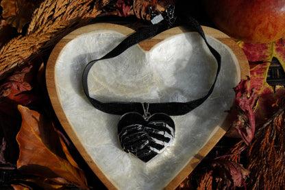 BLOODBOUND HEART CHOKER