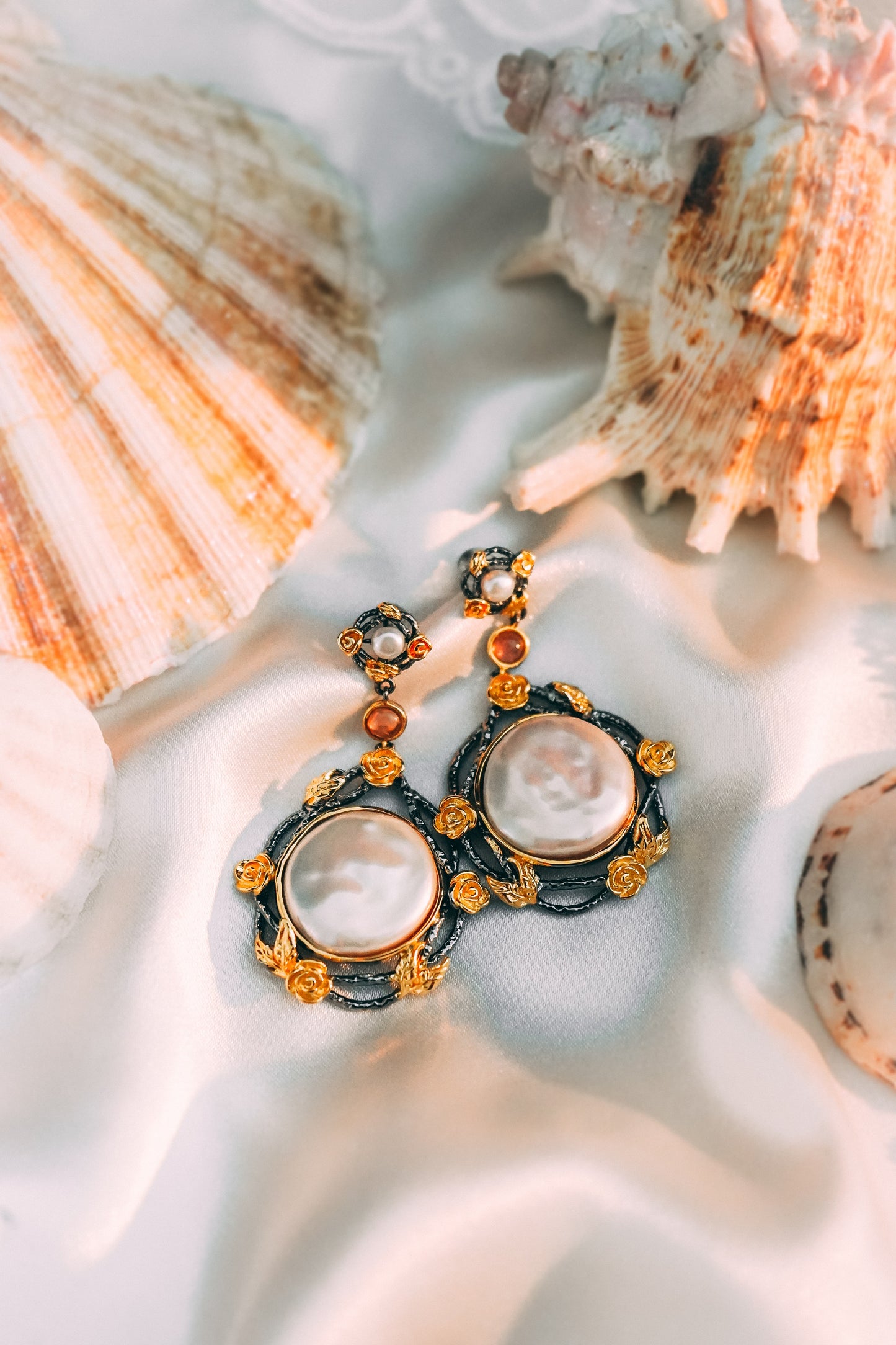 BAROQUE PEARLS AND FLOWERS EARRINGS