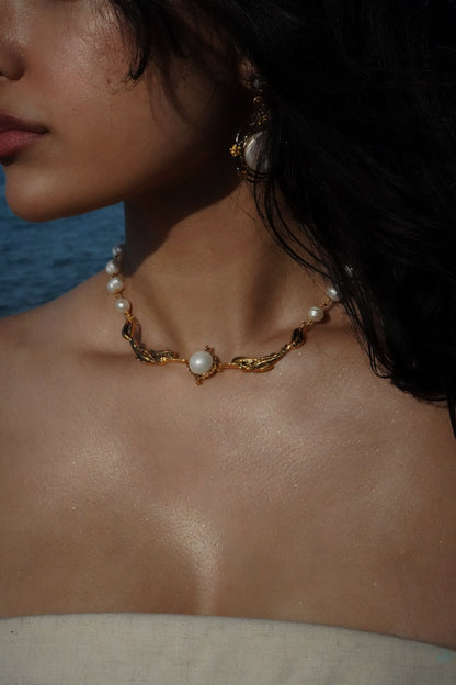 TWIN MERMAID PEARL CHOKER NECKLACE (GOLD)