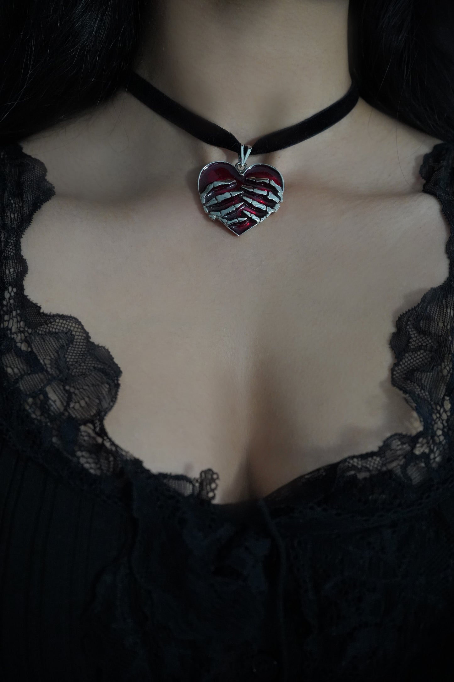 BLOODBOUND HEART CHOKER